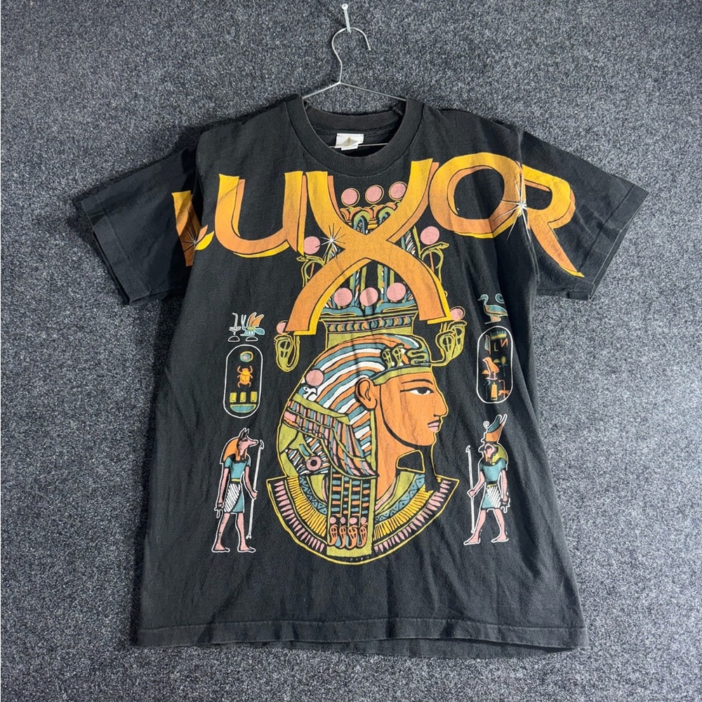 Vintage Luxor Las Vegas Egyptian Pharaoh Graphic Tee Men’s XL All Over Print